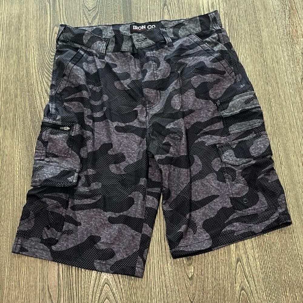 Iron Co Mens Performance Hybrid Cargo Shorts Camo Blackout Black Gray Size 32